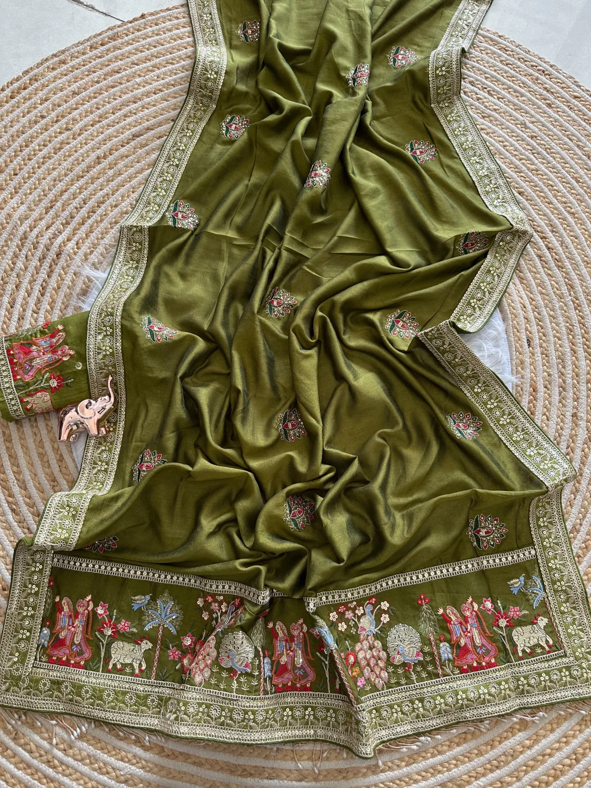 Elegant Vichitra Silk Saree - Green view 4